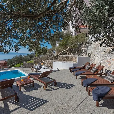 Petra With Private Pool Apartman