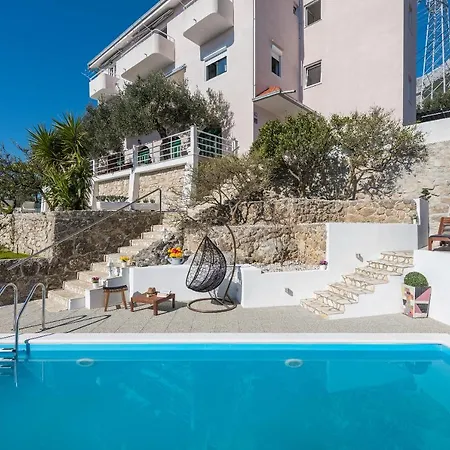 Petra With Private Pool Makarska