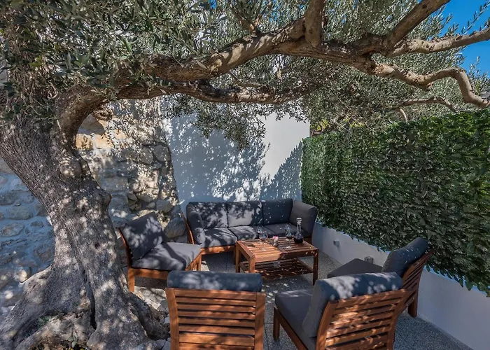 Petra With Private Pool Lejlighed Makarska